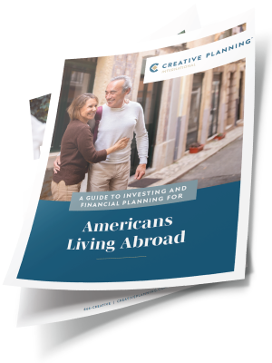 Americans-Living-Abroad-Guide-Image 1 (2)