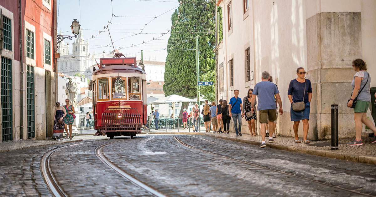 9 Critical Financial Planning Considerations for American Expats Living in Portugal