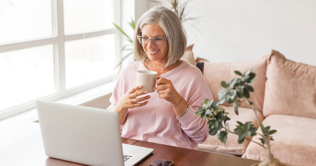 Woman chats over the internet with gentleman she met online