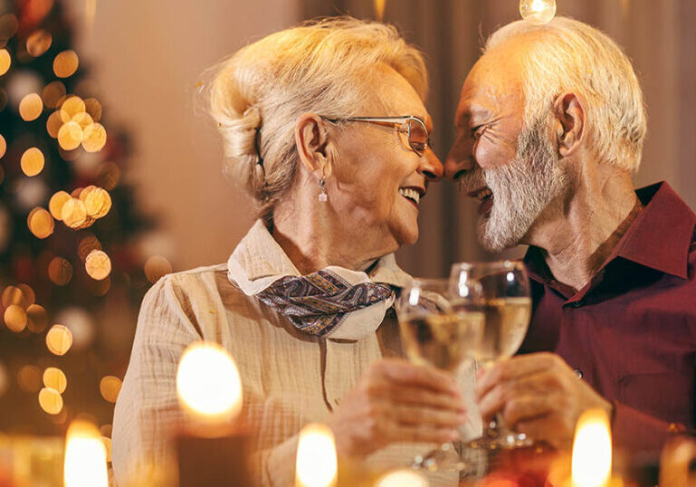 Senior couple avoids holiday scams